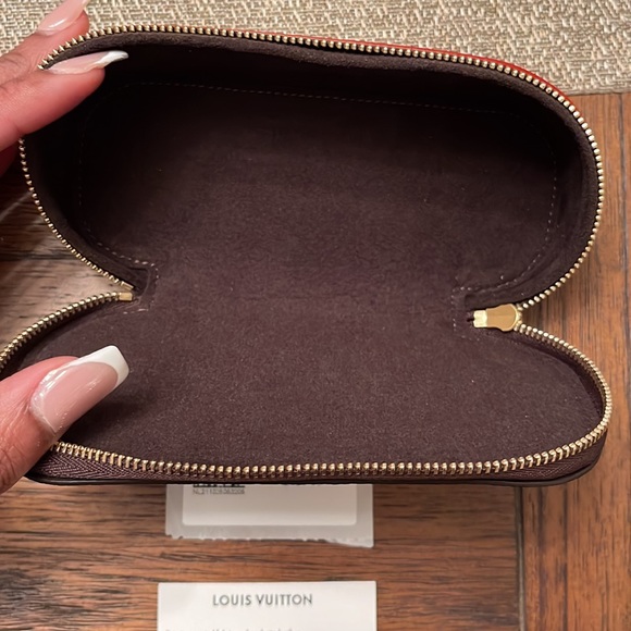 Authentic Louis Vuitton Sunglasses Case GM - Picture 2 of 4